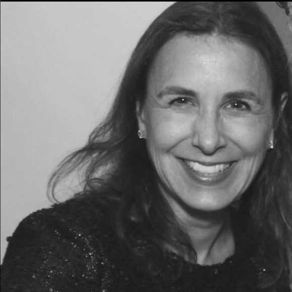 Meet your Posher, Noelle - Picture 1 of 1